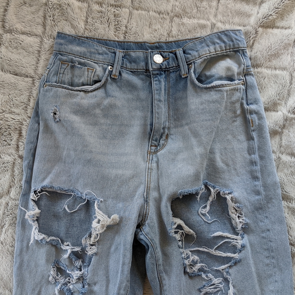 UO BDG Mom High Rise Distressed Jeans 28 - Picture 5 of 5